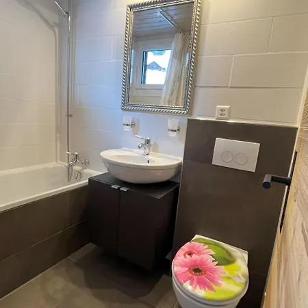 Ariel Appartement-fewo- Dusche Oder Bad- Wc 8-bettwohnung By Interhome